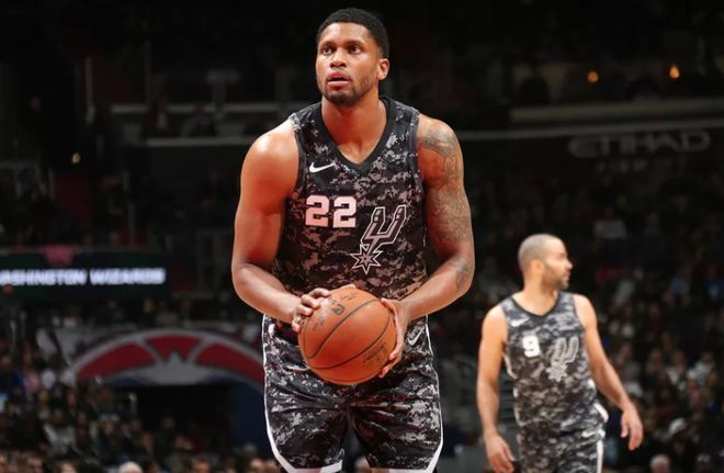 他同时也扮 他同时也扮